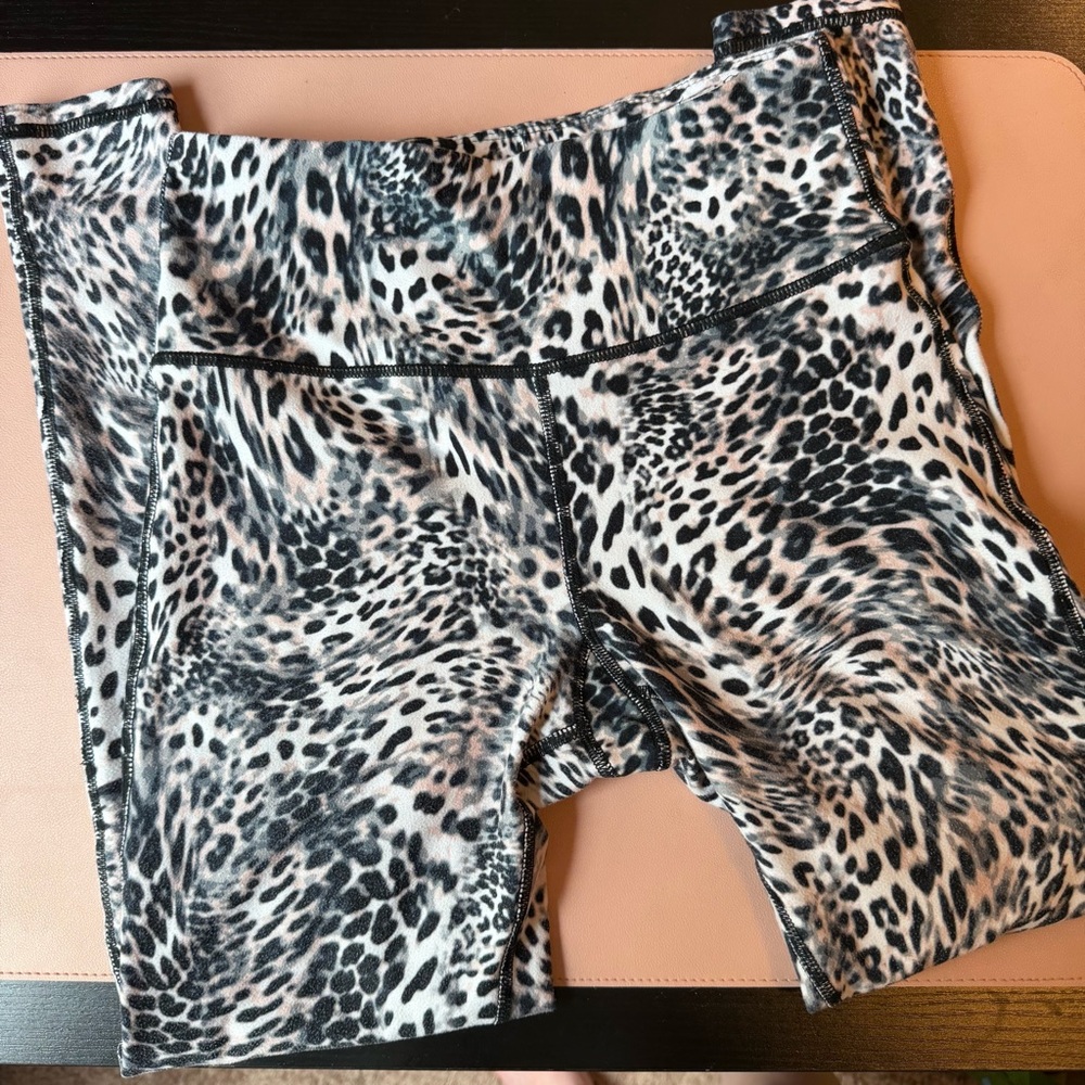 Betsey Johnson Leopard Print Performance Leggings XS